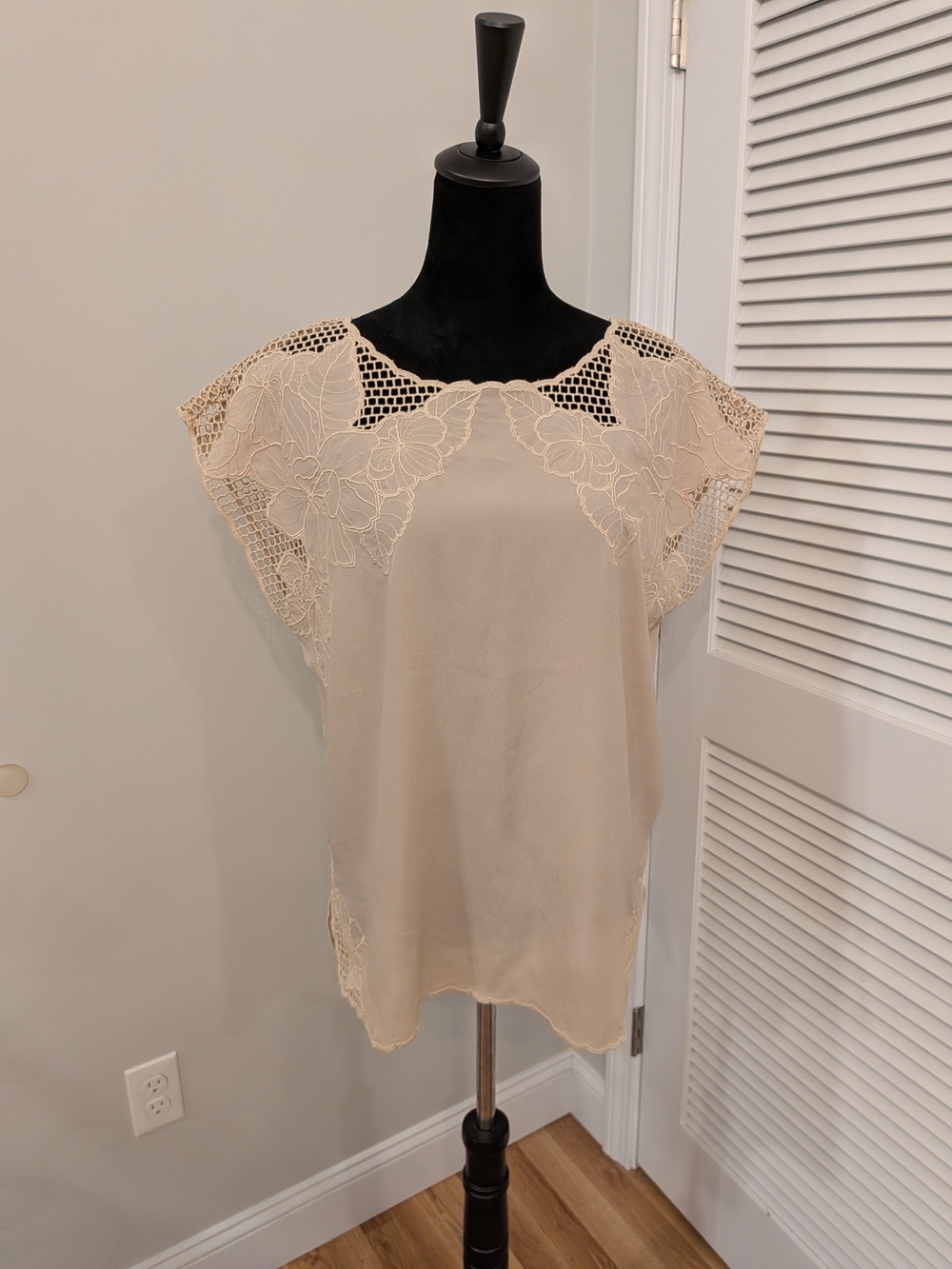 Chico's Women's Cream Lace-Trim Mixed Fabric Top Size 2 (L/12)